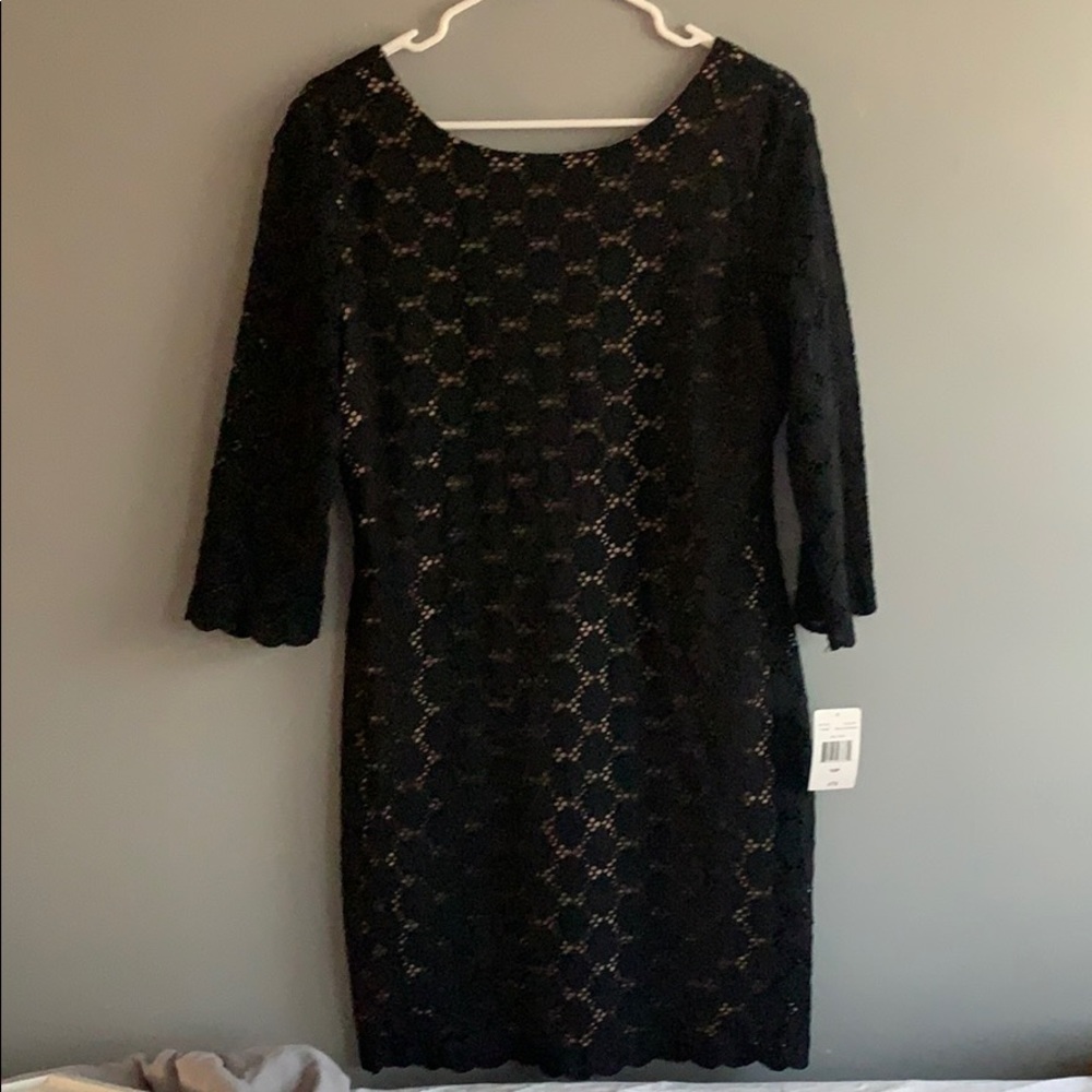 Black and Nude Tan Mini Dress w Zipper and Sleeves